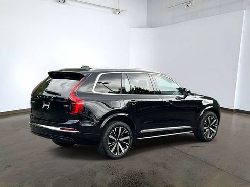 Used 2025 Volvo XC90 B5 Core AWD/4WD image 4