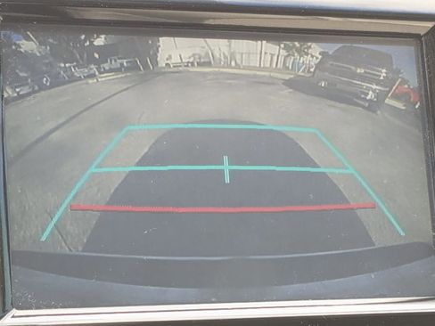 Used 2020 Toyota Camry SE image 8