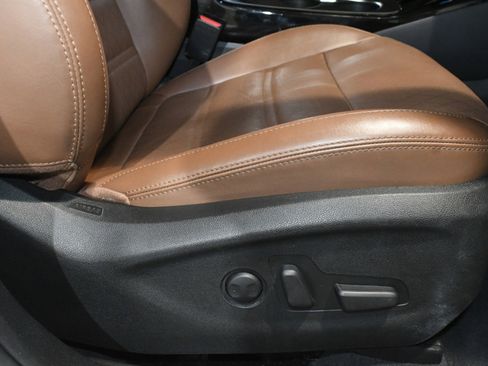 Used 2019 Kia Sorento SX image 12