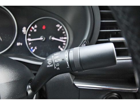 Used 2023 MAZDA MAZDA3 s FWD image 18