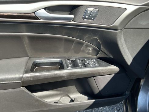 Used 2016 Ford Fusion SE w/ Equipment Group 202A FWD image 11