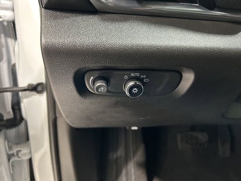 Used 2023 Chevrolet Traverse RS image 13