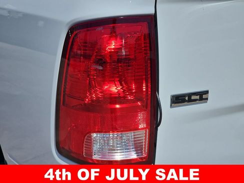 Used 2022 RAM 1500 Classic SLT w/ Electronics Group AWD/4WD image 40