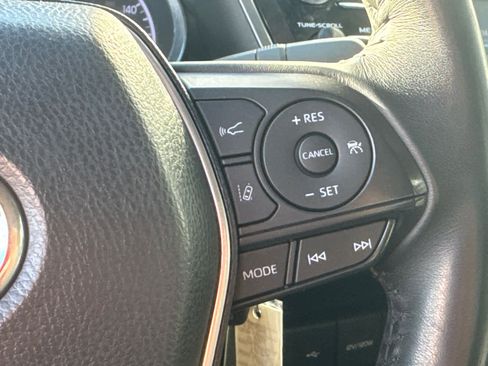 Used 2020 Toyota Camry SE image 20