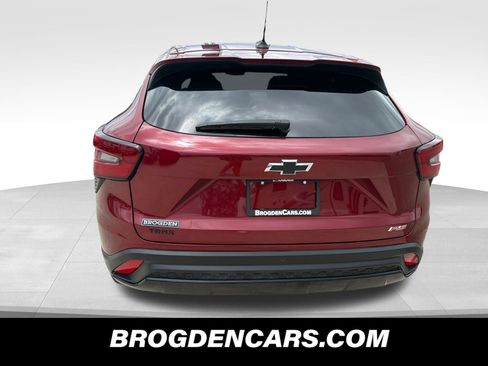 Used 2025 Chevrolet Trax RS w/ Driver Confidence Package FWD image 7