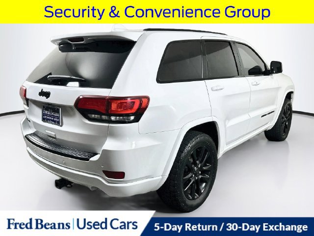 Used 2018 Jeep Grand Cherokee Altitude AWD/4WD image 9