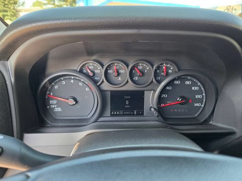 Used 2025 Chevrolet Silverado 1500 Custom Trail Boss w/ Turbomax Blackout Package AWD/4WD image 18