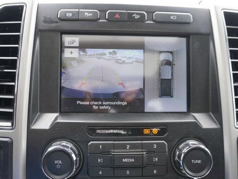 Used 2019 Ford F350 Lariat w/ Lariat Ultimate Package AWD/4WD image 9