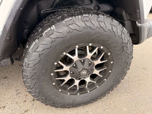 Used 2018 Jeep Wrangler Unlimited Rubicon AWD/4WD image 9