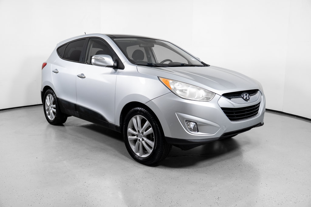 Used 2010 Hyundai Tucson Limited w/ Premium Pkg 4 FWD image 2