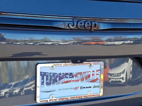 Used 2022 Jeep Grand Cherokee Altitude image 16