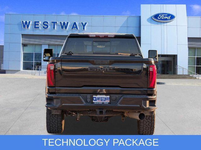 Used 2024 GMC Sierra 2500 Denali Ultimate AWD/4WD image 4