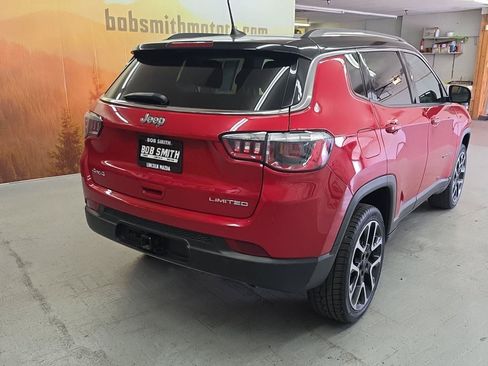 Used 2017 Jeep Compass Limited w/ Navigation Group AWD/4WD image 19