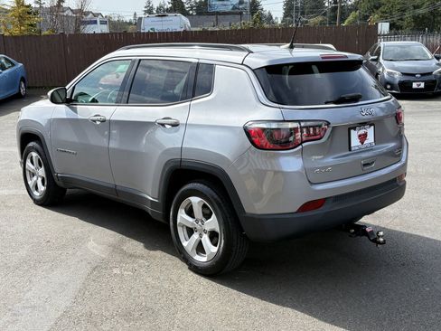 Used 2018 Jeep Compass Latitude w/ Popular Equipment Group image 5