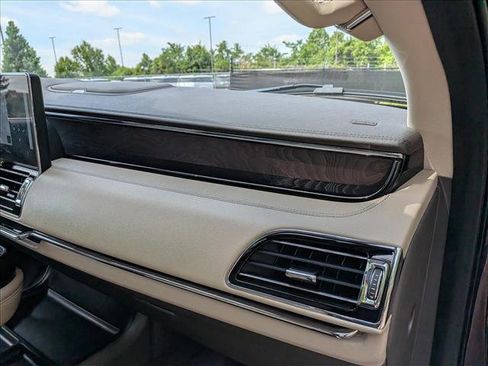 Used 2024 Lincoln Navigator Reserve AWD/4WD image 13
