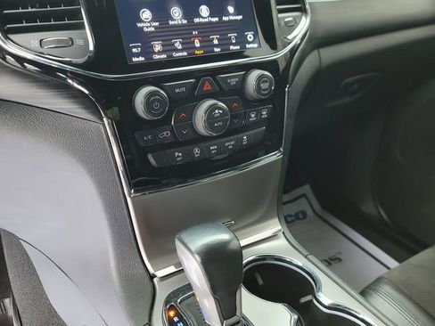 Used 2020 Jeep Grand Cherokee Altitude image 22