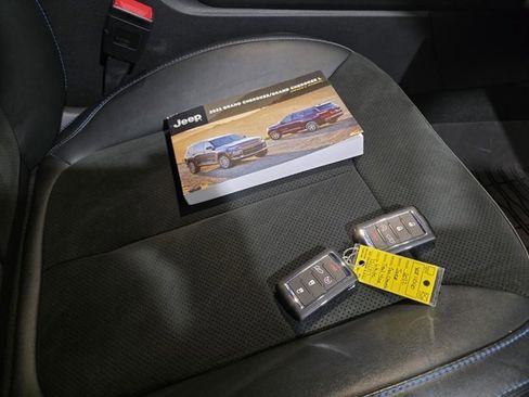 Used 2022 Jeep Grand Cherokee Trailhawk image 9