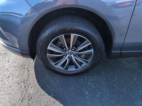 Certified 2023 Toyota Venza LE AWD/4WD image 27