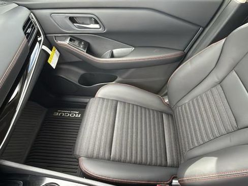 New 2026 Nissan Rogue SV AWD/4WD image 12
