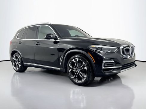 Used 2022 BMW X5 sDrive40i w/ Premium Package image 3