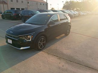 Used 2025 Kia Niro LX video 1