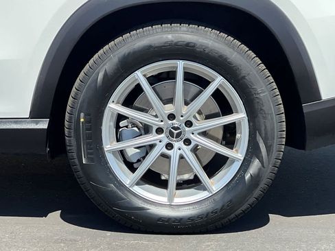 Used 2025 Mercedes-Benz GLE 450e 4MATIC image 27