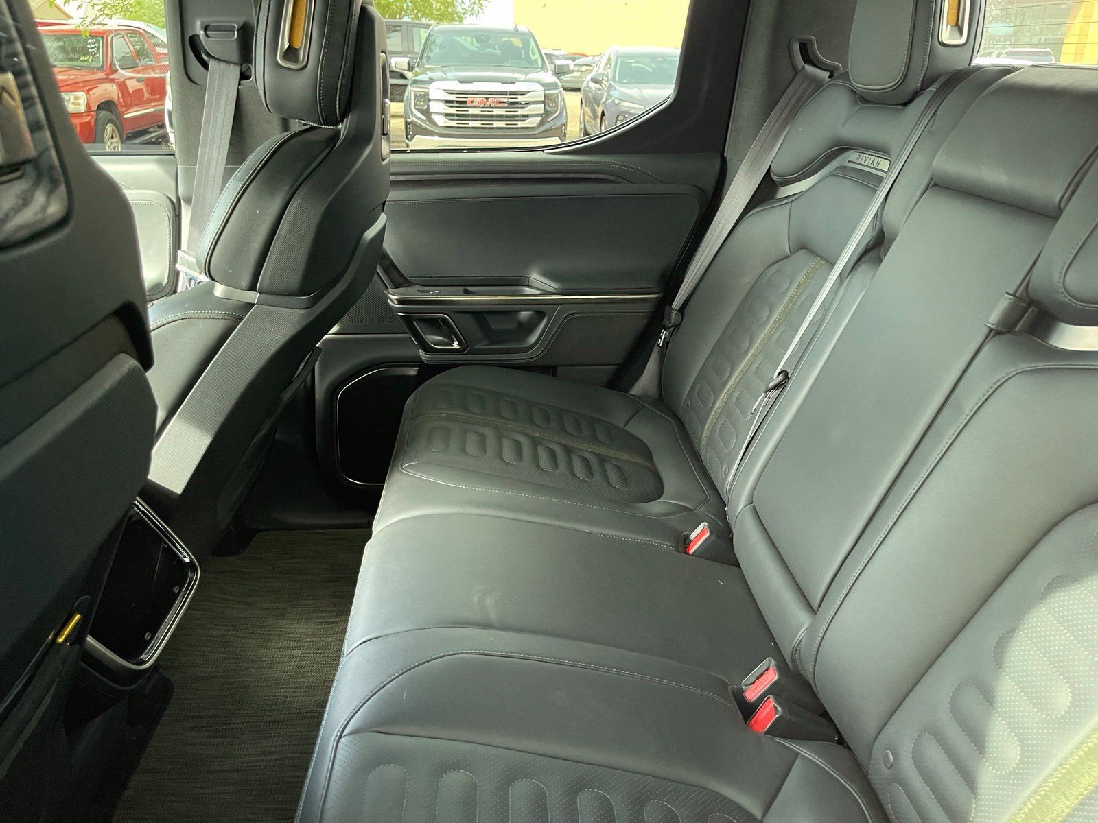 Used 2022 Rivian R1T Launch Edition AWD/4WD image 9
