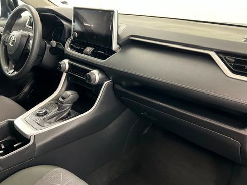 Used 2025 Toyota RAV4 XLE image 24