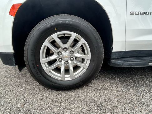 Used 2024 Chevrolet Suburban LT image 10