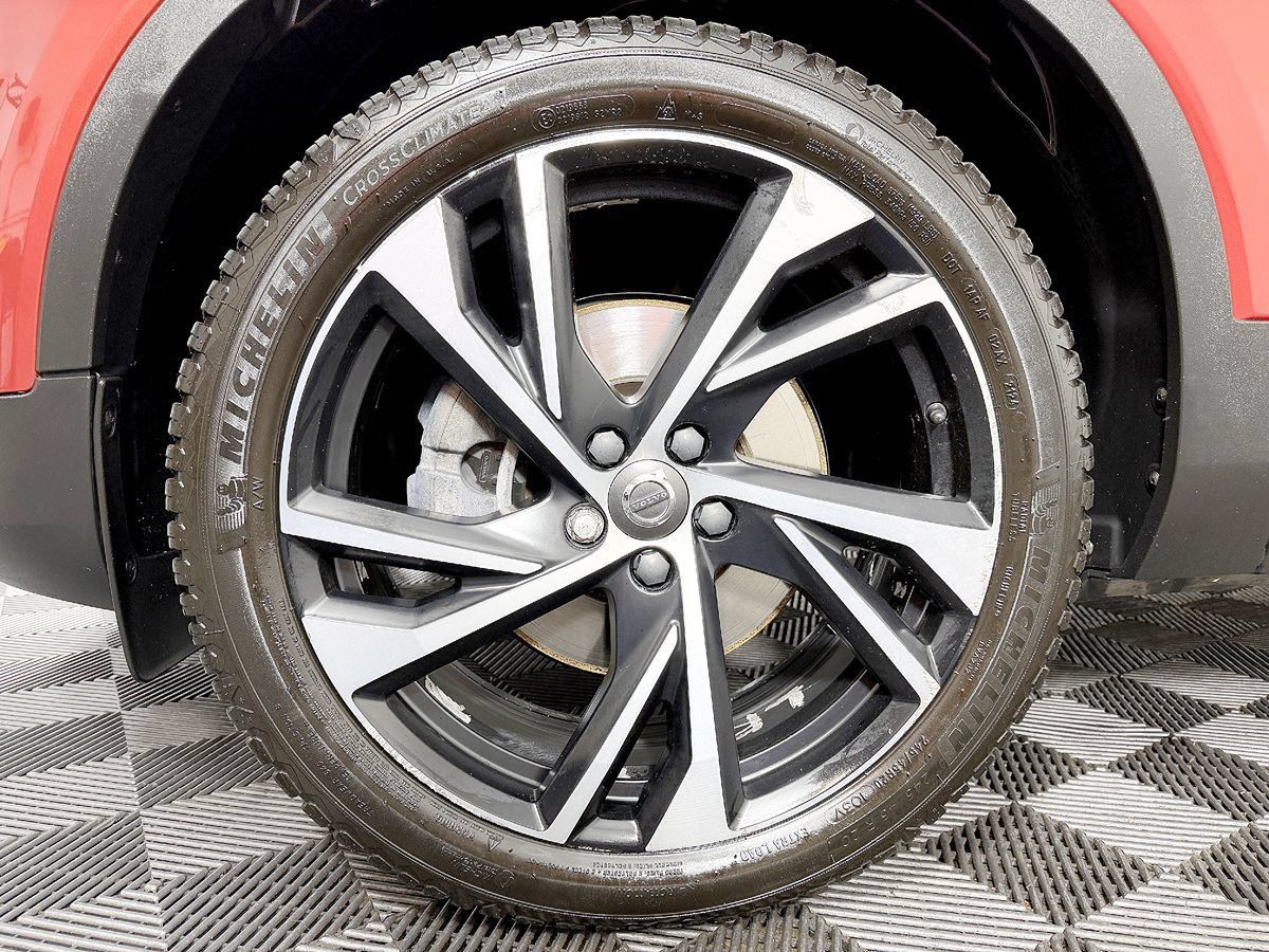 Used 2020 Volvo XC40 T5 R-Design w/ Protection Package Premier AWD/4WD image 24