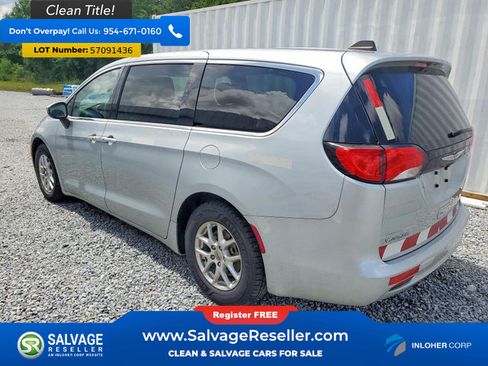 Used 2023 Chrysler Voyager LX FWD image 3