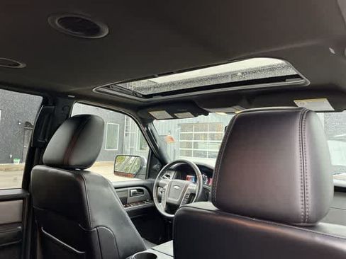 Used 2017 Ford Expedition EL Platinum AWD/4WD image 19