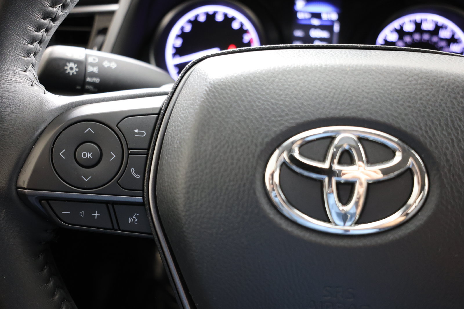 Used 2023 Toyota Camry SE FWD image 19
