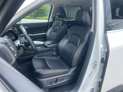 Used 2023 Nissan Pathfinder SL AWD/4WD image 14