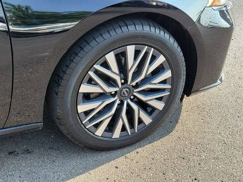 Used 2024 Nissan Altima 2.5 SV FWD image 6