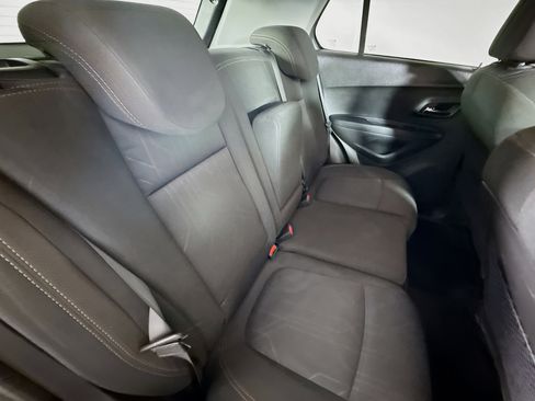 Used 2020 Chevrolet Trax LT image 32