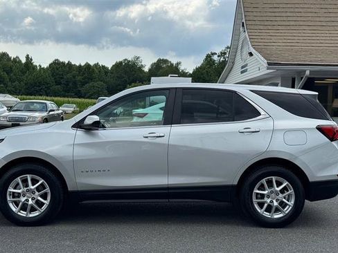 Used 2022 Chevrolet Equinox LT w/ Driver Convenience Package FWD image 7