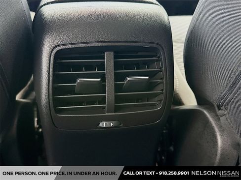 Used 2022 Ford Escape SE w/ SE Sport Appearance Package image 25