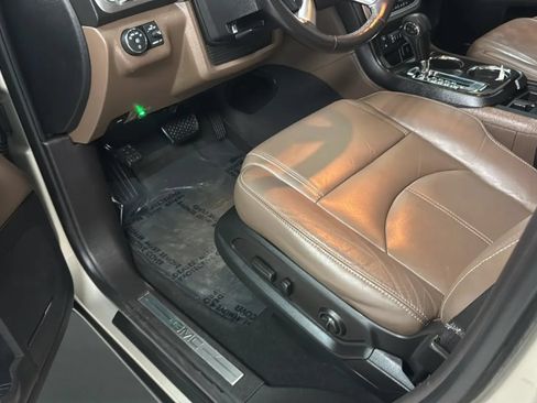 Used 2017 GMC Acadia Limited SLT FWD image 24