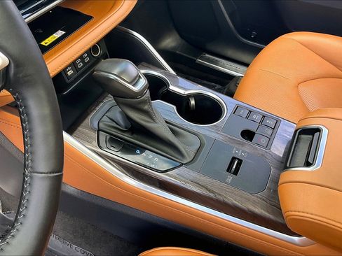 Used 2023 Toyota Highlander Platinum image 22