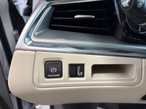 Certified 2024 Cadillac XT5 Premium Luxury w/ LPO, Floor Liner Package AWD/4WD image 19