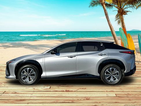 Used 2023 Lexus RZ 450e Premium image 2