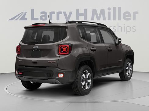 Used 2019 Jeep Renegade Trailhawk w/ Cold Weather Group II AWD/4WD image 2