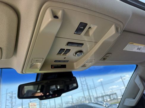 Used 2015 Cadillac Escalade ESV Luxury RWD image 34