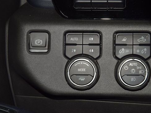 Used 2022 Chevrolet Silverado 1500 High Country w/ High Country Premium Package image 32