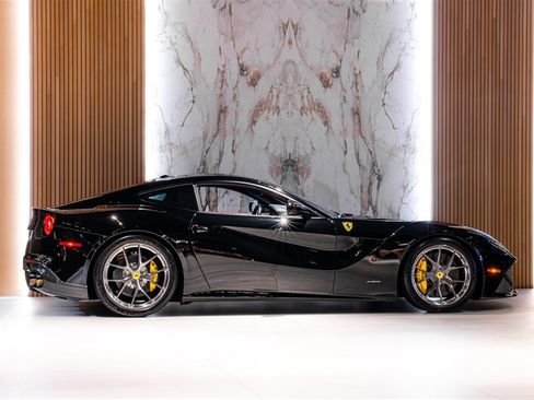 Used 2014 Ferrari F12 Berlinetta RWD image 4
