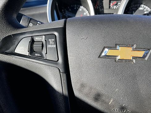 Used 2017 Chevrolet Equinox LS image 17