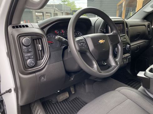 Used 2023 Chevrolet Silverado 1500 Custom AWD/4WD image 2