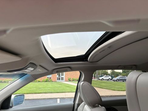 Used 2022 Acura MDX SH-AWD w/ Advance Package image 12