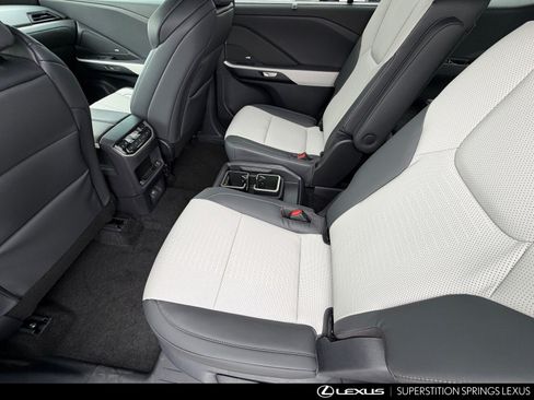 Certified 2026 Lexus TX 500h AWD w/ Technology Package image 15